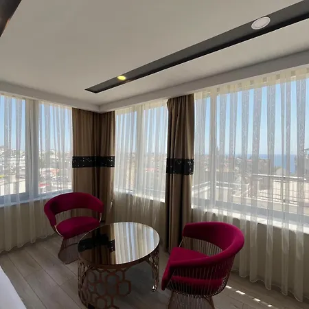 Golden Lux Hotel
