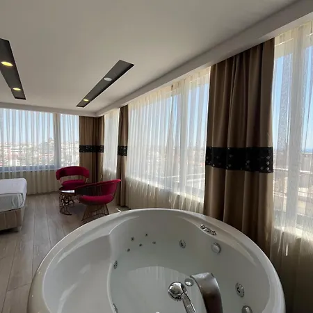 Golden Lux Hotel